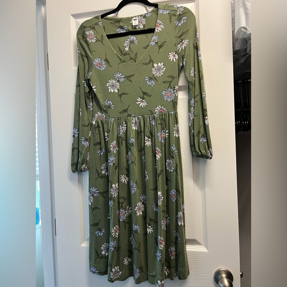 Old Navy green floral dress